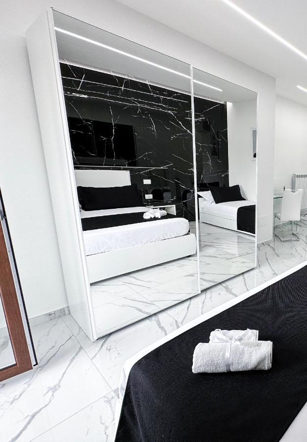 White Elegance Luxury B&B Caserta Exterior foto