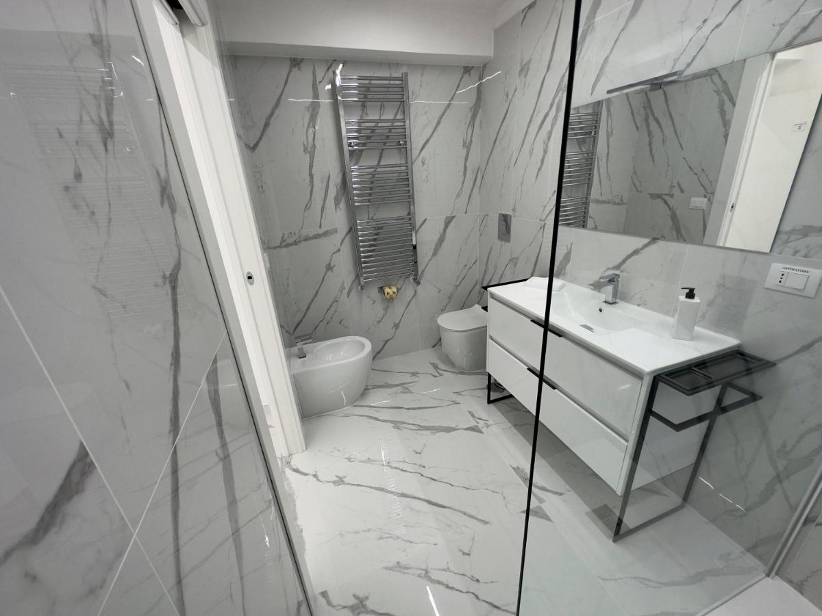 White Elegance Luxury B&B Caserta Exterior foto