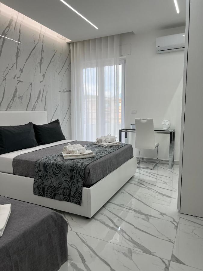 White Elegance Luxury B&B Caserta Exterior foto