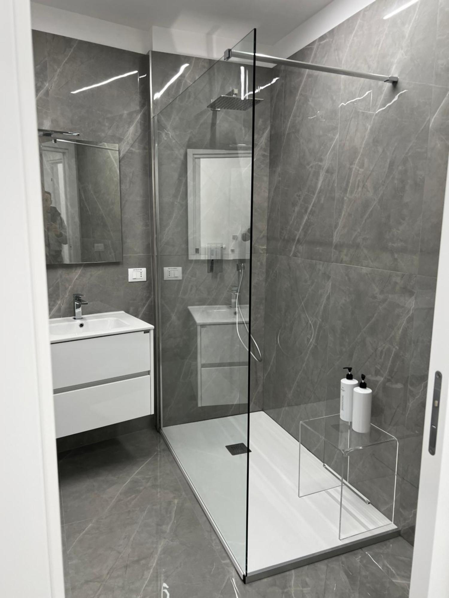 White Elegance Luxury B&B Caserta Exterior foto