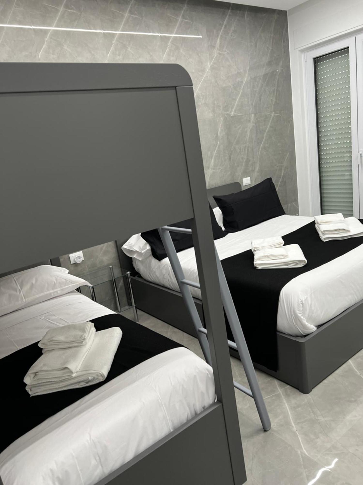 White Elegance Luxury B&B Caserta Exterior foto