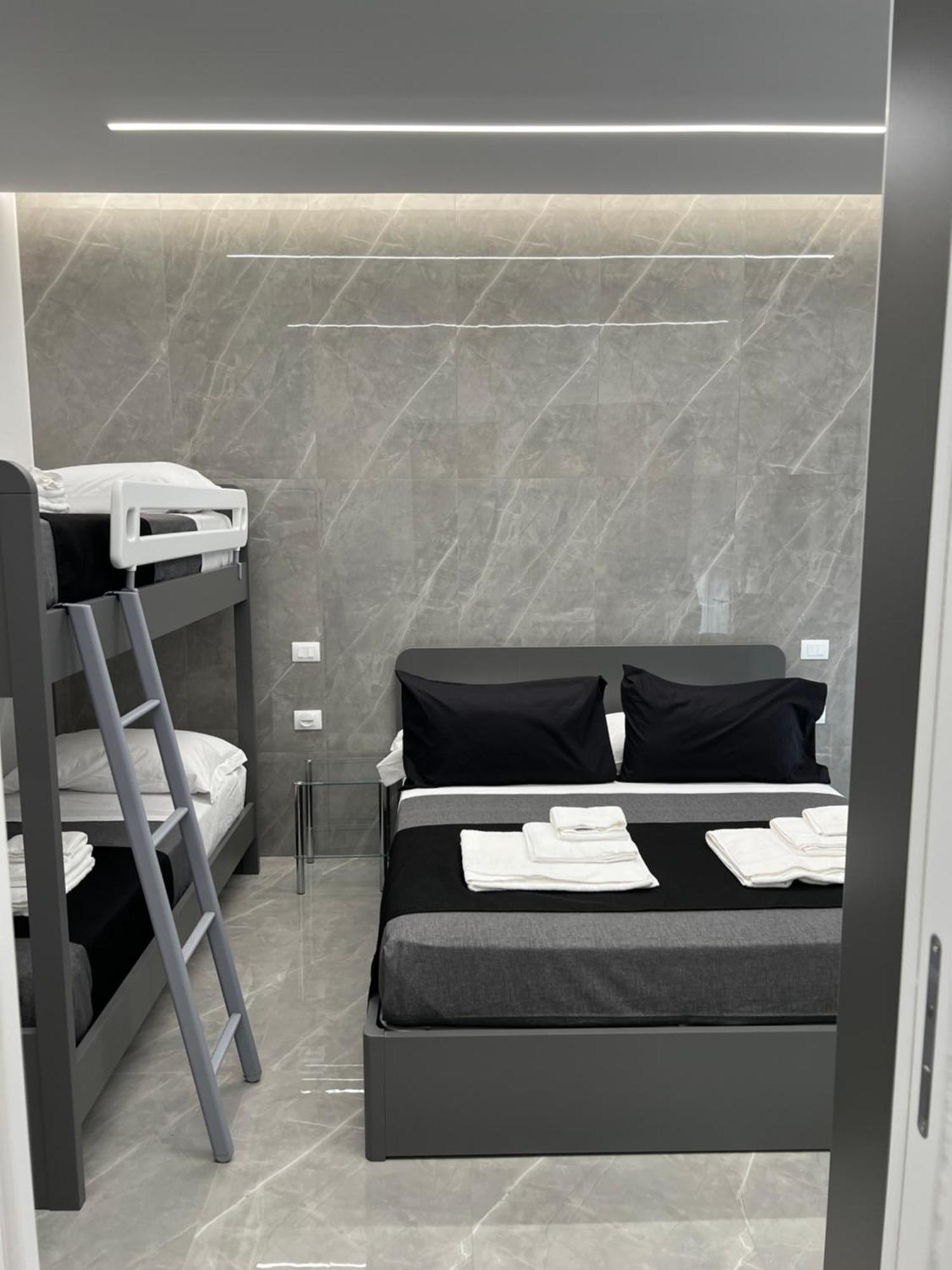 White Elegance Luxury B&B Caserta Exterior foto