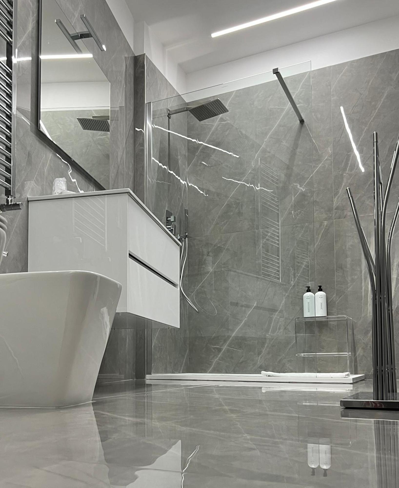 White Elegance Luxury B&B Caserta Exterior foto